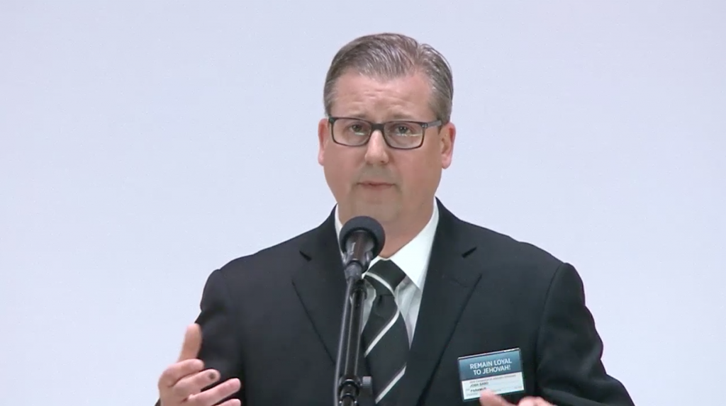 Josh Sabo sugerează că ciclul de creştere a liliacului stabileşte un precedent pentru ca familiile de Martori să-i evite pe cei dragi ai lor care au fost excluşi